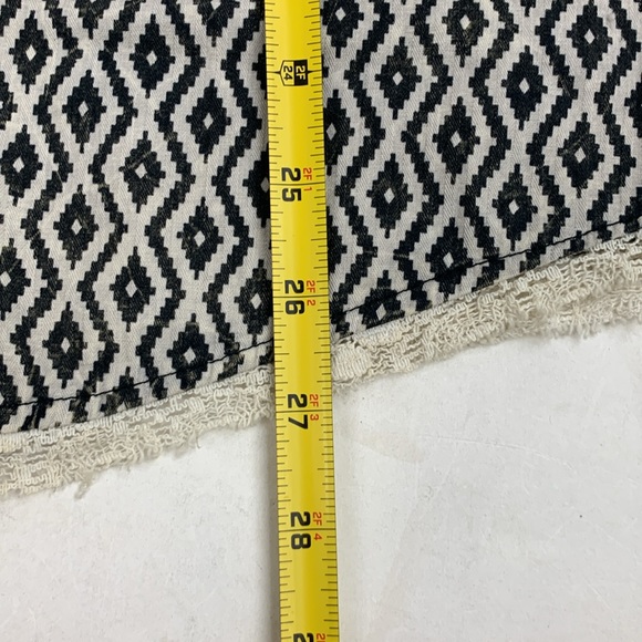 Gimmicks by Buckle Button down top sweater sleeves Size Medium Creme Black - Picture 12 of 13